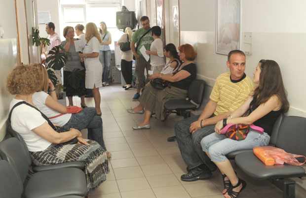 За годину шест захтева